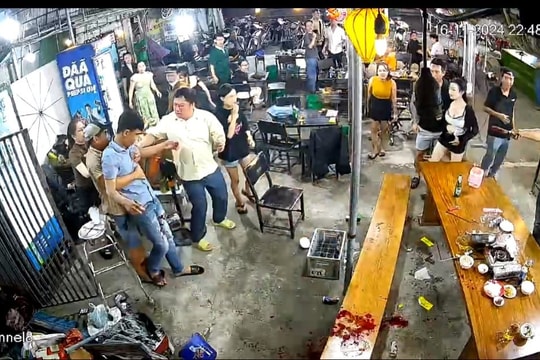 Mâu thuẫn ăn nhậu, người đàn ông bị đâm tử vong
