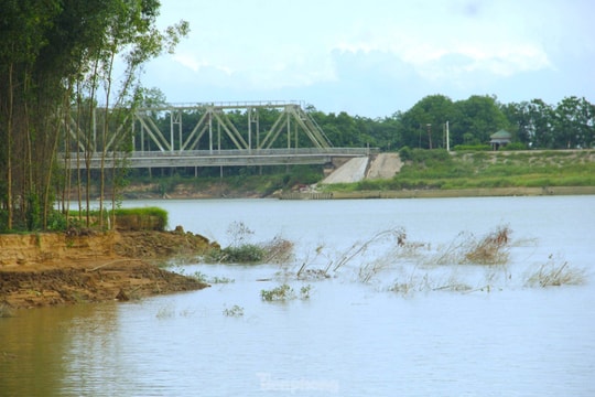 Phát hiện thi thể nam thanh niên nổi trên sông Lam
