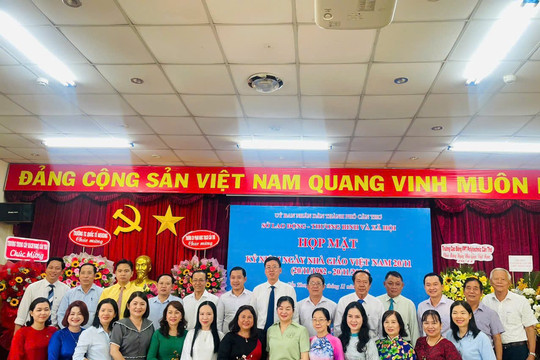 Sở LĐTB & XH TP.Cần Thơ họp mặt kỷ niệm 42 năm ngày Nhà giáo Việt Nam