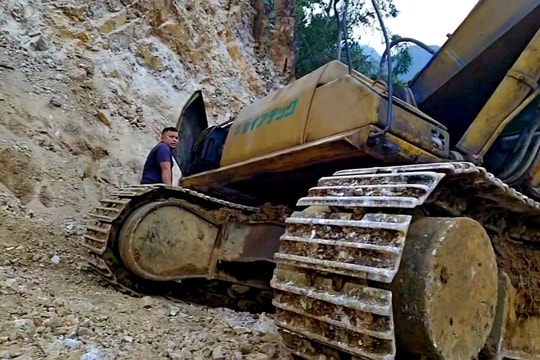 Yên Bái: Ngang nhiên hủy hoại đất rừng để khai thác khoáng sản