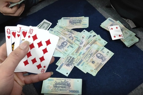 Tạm giữ 7 đối tượng để điều tra hành vi đánh bạc