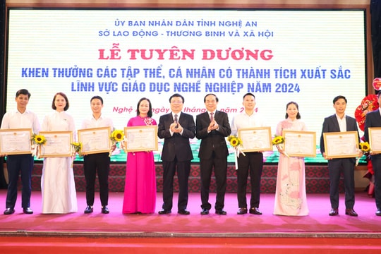 Nghệ An: Tuyên dương các tập thể, cá nhân xuất sắc trong giáo dục nghề nghiệp