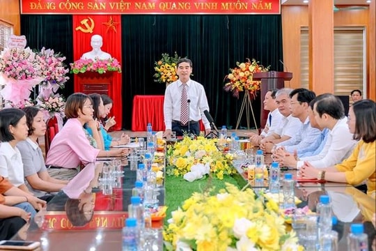 Lãnh đạo tỉnh Vĩnh Phúc thăm, chúc mừng các thầy cô giáo nhân Ngày Nhà giáo Việt Nam