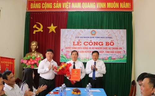 Công bố Quyết định điều động và bổ nhiệm Chánh án TAND huyện Phụng Hiệp