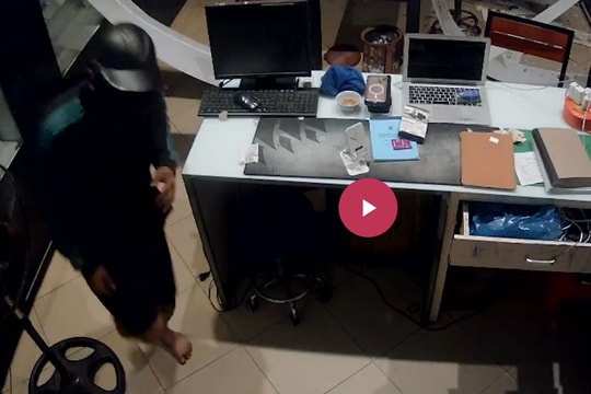 Truy tìm đối tượng trộm cắp nhiều điện thoại cao cấp