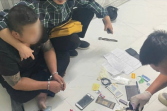 Bắt quả tang nhiều đối tượng mua bán trái phép chất ma túy