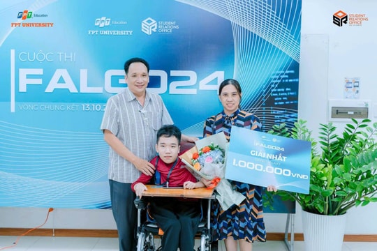 Nghị lực vươn lên của nam sinh khuyết tật với niềm đam mê lập trình