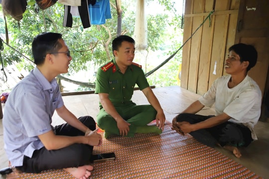 Sự hy sinh thầm lặng của chiến sĩ áo xanh - Kỳ 1: 'Gần dân, sát dân, là điểm tựa bình yên của Nhân dân'