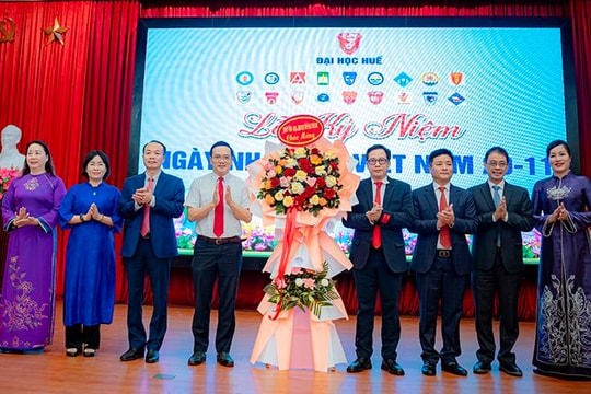 Đại học Huế kỷ niệm 42 năm ngày Nhà giáo Việt Nam