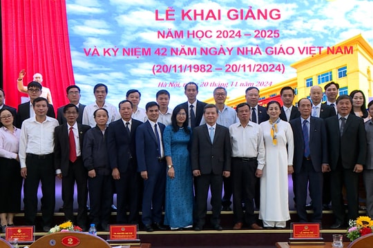 Chánh án Lê Minh Trí dự Lễ Khai giảng và kỷ niệm 42 năm ngày nhà giáo Việt Nam tại Học viện Tòa án