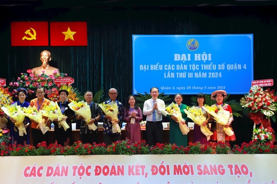 Trao Bằng khen Thủ tướng tôn vinh đóng góp của đồng bào các dân tộc