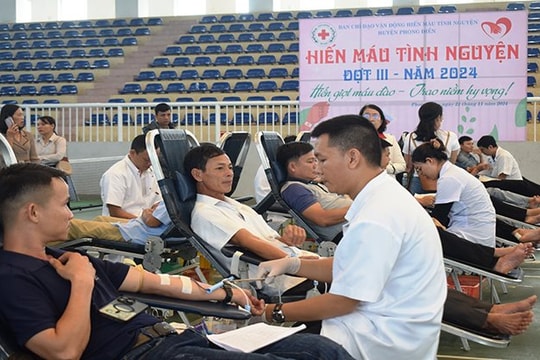 Hơn 350 người tham gia hiến máu tình nguyện tại huyện Phong Điền