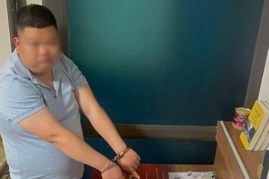 Triệt phá đường dây làm giả "thẻ ngành" Công an, quân đội để lừa ngân hàng