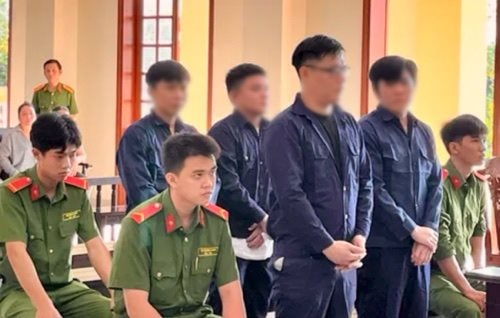 Mua bán người dưới 16 tuổi để làm tiếp viên karaoke