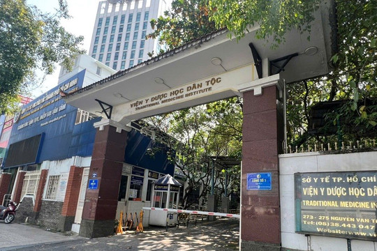 Khám xét nhà Viện trưởng Viện Y dược học dân tộc