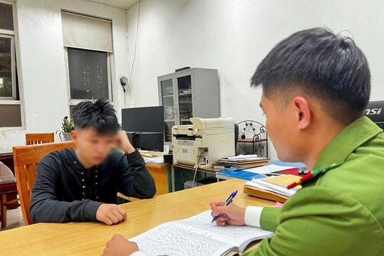 Nhiều thanh, thiếu niên cầm dao phóng lợn đuổi đánh nhau giữa phố