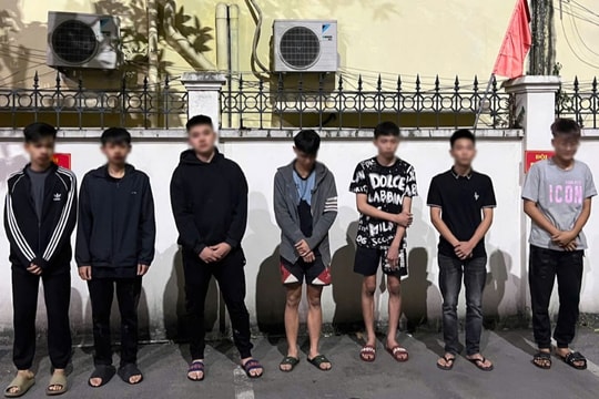 Bắt 8 thanh, thiếu niên gây thương tích cho người đi đường