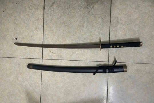 Khởi tố, tạm giam 5 đối tượng đuổi chém nhau trên đường