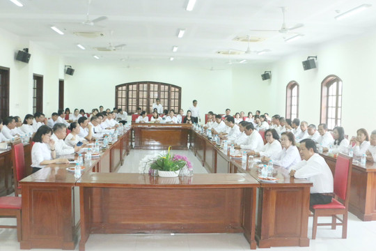 Trao đổi, học tập kinh nghiệm trong công tác giữa hai Tòa án
