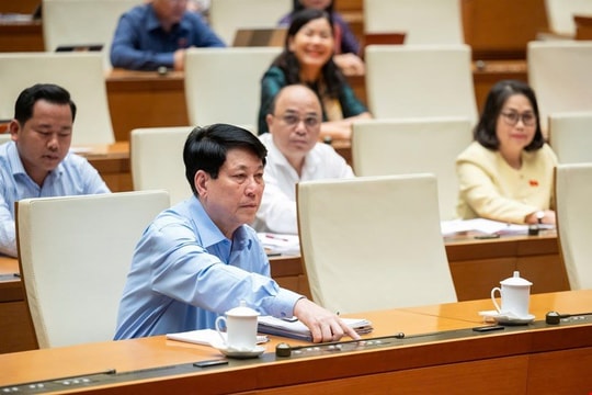 Quốc hội yêu cầu hạ giá bất động sản