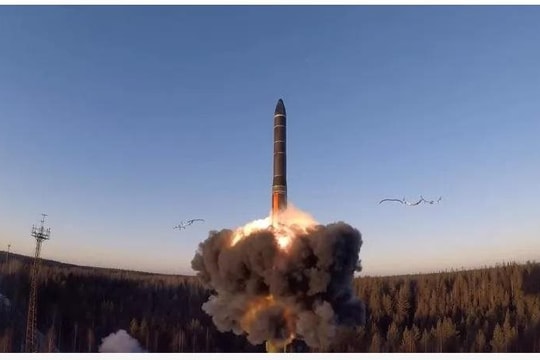 Tại sao tên lửa MIRV “phi hạt nhân” lại gây chấn động thế giới?