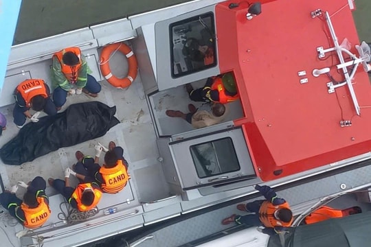 Tìm thấy thi thể nạn nhân thứ hai trong vụ xe rác rơi xuống sông