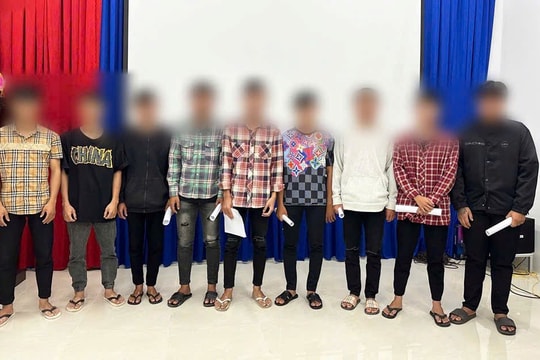 Khởi tố 17 đối tượng dùng hung khí gây thương tích