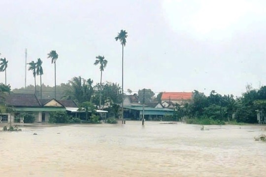 Quảng Ngãi: Mưa lớn gây ngập lụt ở một số địa phương