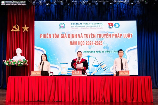 Bình Dương: TAND TP. Dĩ An tổ chức phiên tòa giả định, nâng cao ý thức pháp luật cho sinh viên
