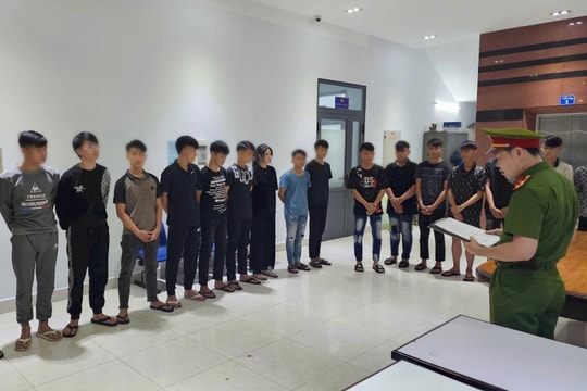 Hàng chục thanh thiếu niên ẩu đả gây chết người
