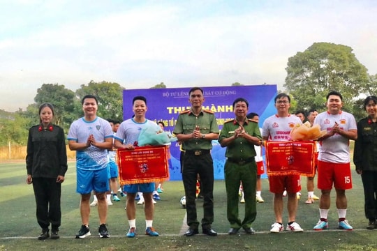 Tuổi trẻ Công an Đồng Nai và Bộ Tư lệnh Cảnh sát cơ động giao lưu bóng đá, thắt chặt đoàn kết