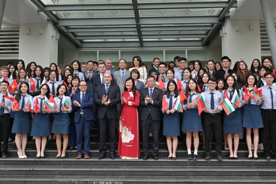 Tổng thống Bulgaria Rumen Radev giao lưu với sinh viên Học viện Ngoại giao