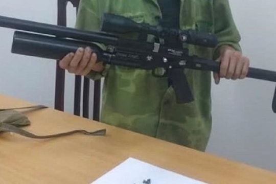 Thu hồi súng tự chế do người dân giao nộp