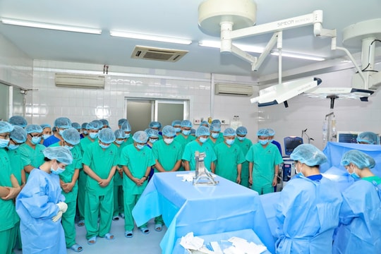 Chàng trai chết não hiến tạng cứu sống 7 người