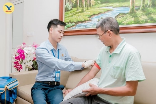 Dịch vụ lấy mẫu xét nghiệm tận nơi - Giải pháp y tế chăm sóc sức khỏe triệu người dân Việt