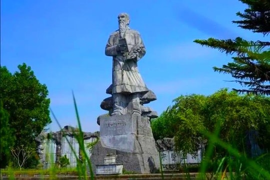 Mộ và khu lưu niệm Hải Thượng Lãn Ông được xếp hạng di tích Quốc gia đặc biệt