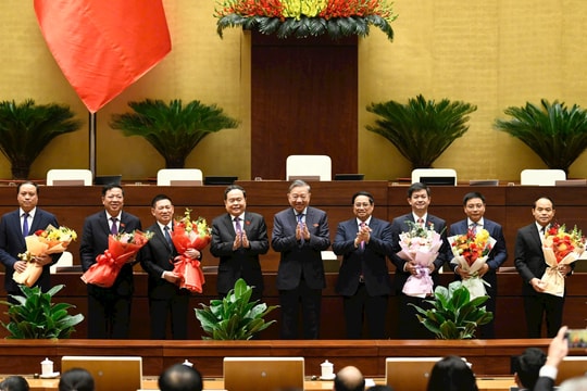 Quốc hội thông qua Nghị quyết phê chuẩn đề nghị bổ nhiệm 2 Thẩm phán TANDTC