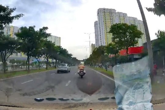 CSGT TP.HCM hỗ trợ người phụ nữ nguy kịch đến bệnh viện kịp thời