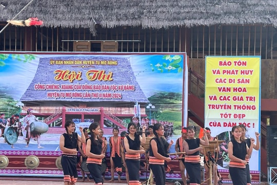 Hấp dẫn Hội thi cồng chiêng, xoang của đồng bào dân tộc Xơ Đăng