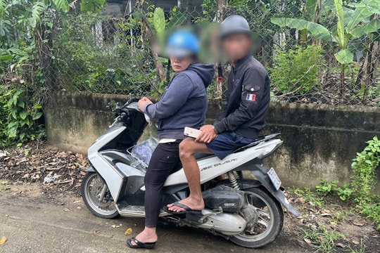 Khởi tố, bắt tạm giam hai đối tượng cướp tài sản