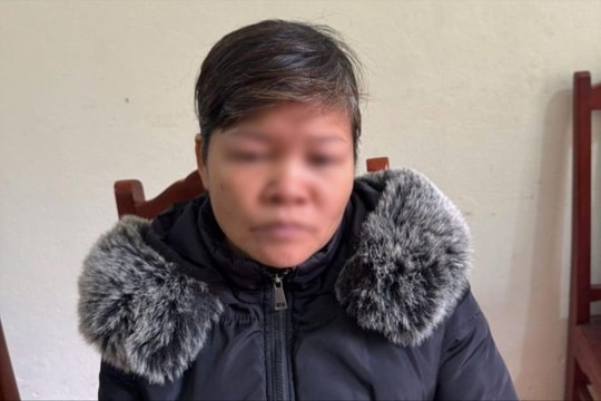 Bắt người phụ nữ chửi bới, cắn vào tay CSGT