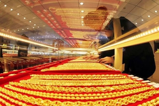 Giá vàng ngày 2/12: Tiếp tục chờ đợi thời cơ