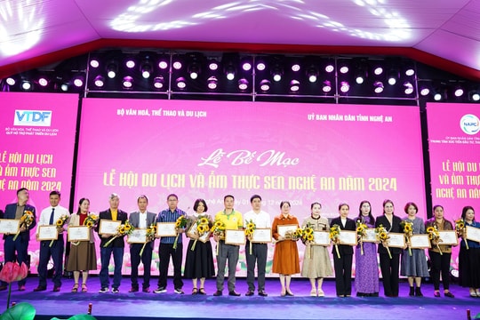 Bế mạc Lễ hội Du lịch và Ẩm thực Sen Nghệ An năm 2024