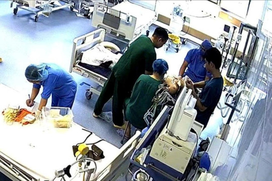 Cứu sống bệnh nhân sốc mất máu nghiêm trọng do bị đâm