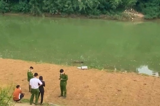 Phát hiện thi thể người phụ nữ trên sông Bưởi