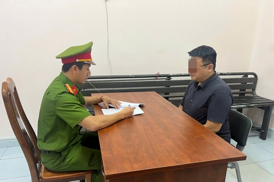 Đưa thông tin gian dối để lừa đảo chiếm đoạt tài sản