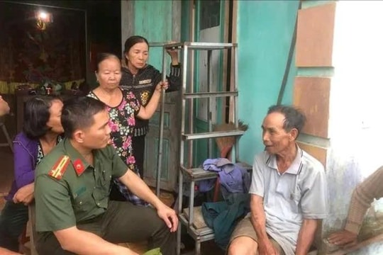 Quảng Nam tìm thấy cụ ông đi lạc trên núi sau 17 giờ tìm kiếm