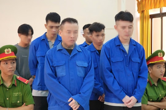 Mang súng đi “quậy” trường gà, 7 bị cáo lãnh án tù