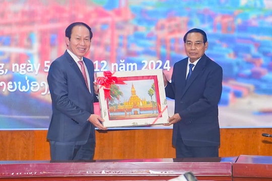 Thường trực Ban Bí thư, Phó Chủ tịch nước Lào thăm, làm việc tại Hải Phòng