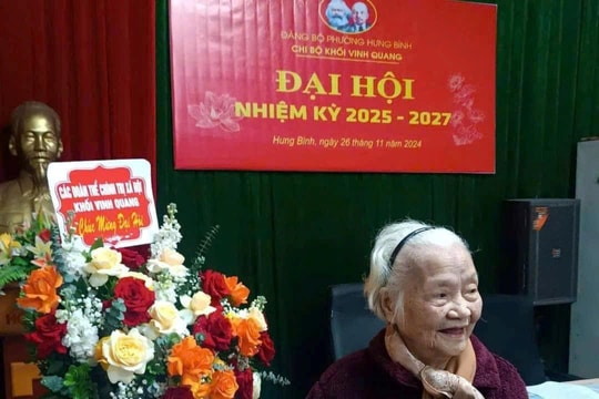 'Ngọn lửa' Đảng ở tuổi 95